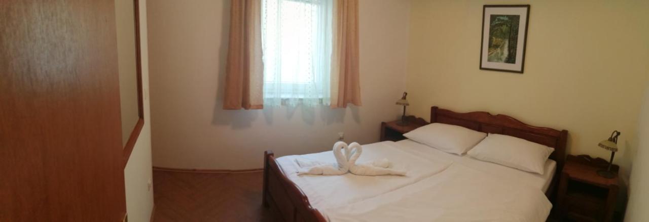 Apartments Tina Pula Exterior photo